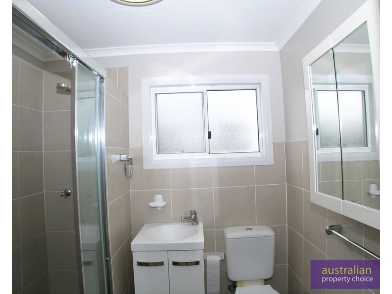 1/28 Henry Lawson Drive, Peakhurst NSW 2210