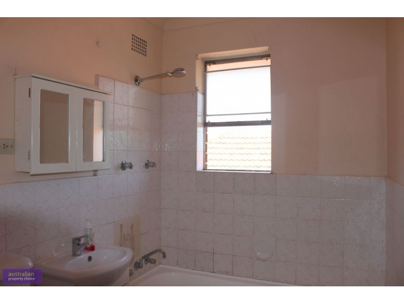 2/48 Stoddard Street, Roselands NSW 2196