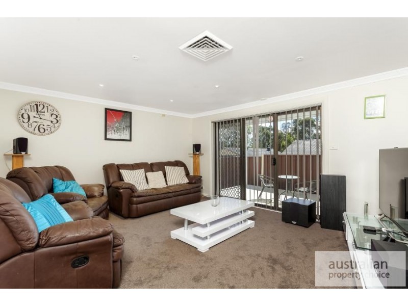9 Tallwood, St Clair NSW 2759