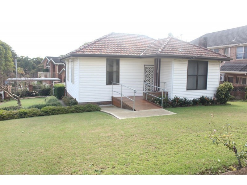 20 Peake Pde, Peakhurst NSW 2210
