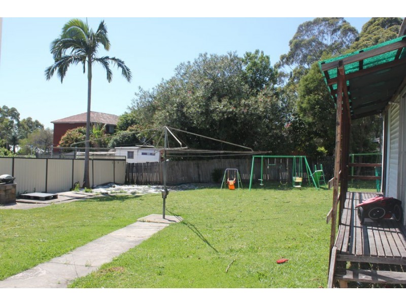 2 Georges Cr, Roselands NSW 2196