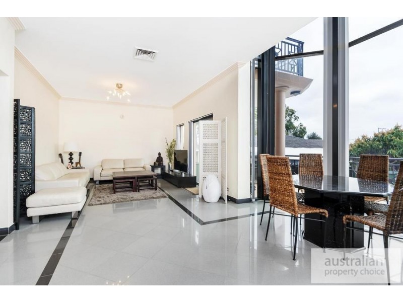 27 Raglan Road, Miranda NSW 2228