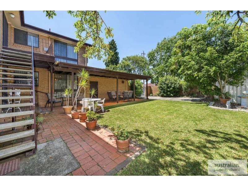 2 Sammut Crescent, Chipping Norton NSW 2170