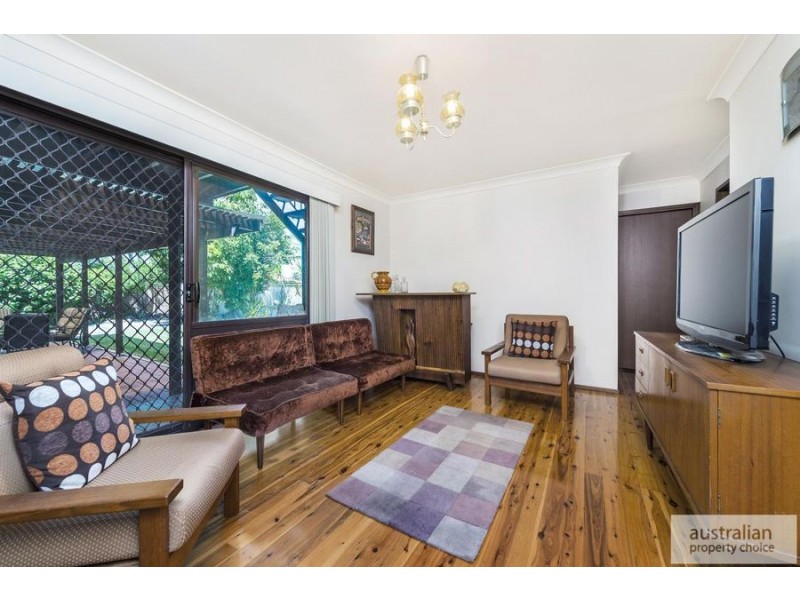 2 Sammut Crescent, Chipping Norton NSW 2170