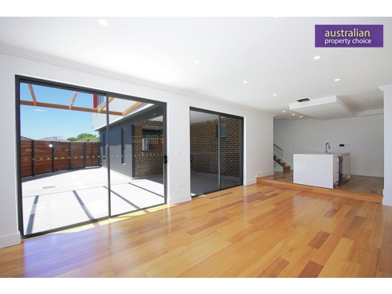 1/13 Olive Crescent, Peakhurst NSW 2210