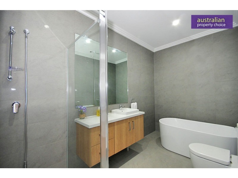 1/13 Olive Crescent, Peakhurst NSW 2210