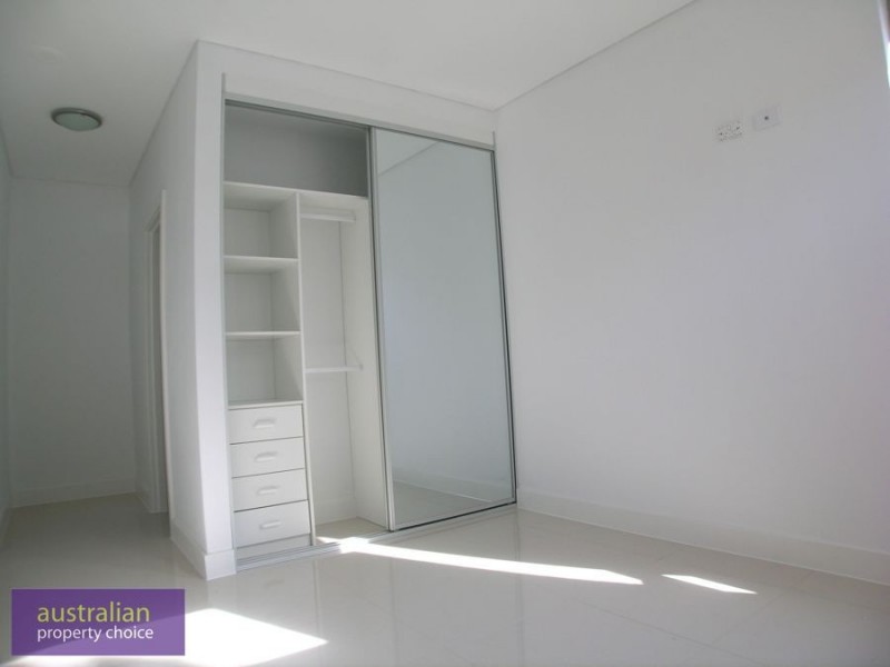 4 /2-4 Peake Parade, Peakhurst NSW 2210