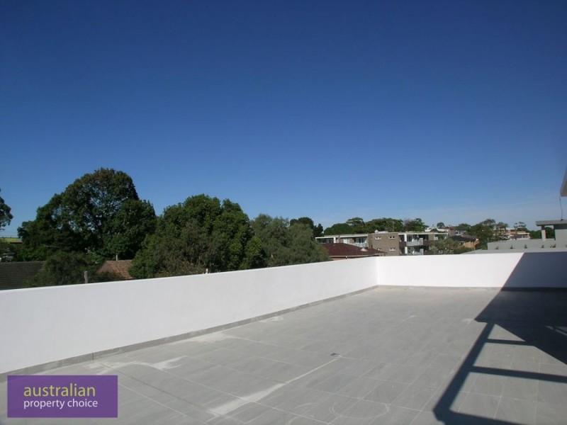 4 /2-4 Peake Parade, Peakhurst NSW 2210