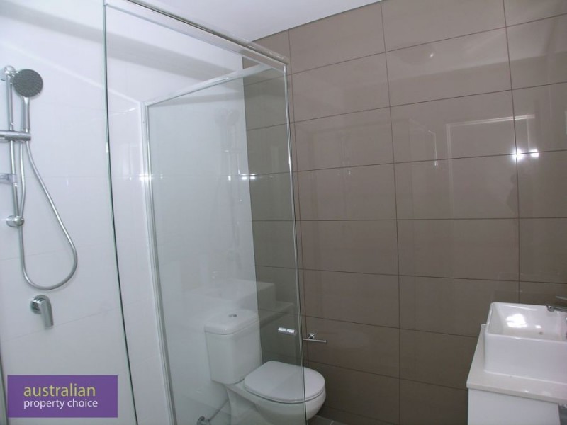 4 /2-4 Peake Parade, Peakhurst NSW 2210