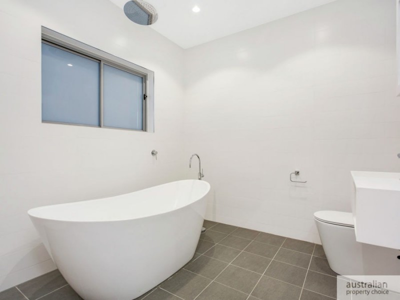 18 Austin Ave, Beverly Hills NSW 2209