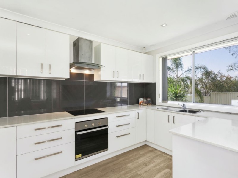 22 Akuna Ave, Bradbury NSW 2560