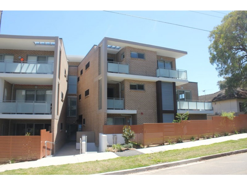 1/22-24 Gover Street, Peakhurst NSW 2210