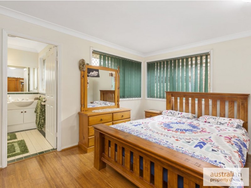 6 Banyule Court, Wattle Grove NSW 2173