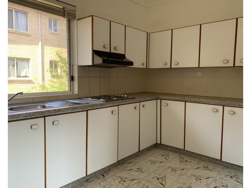 4/5 Maher St, Hurstville NSW 2220