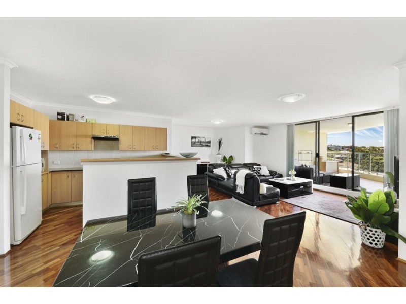 902/5 Rockdale Plaza Drive, Rockdale NSW 2216