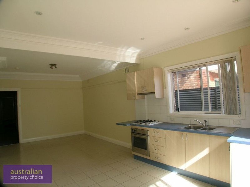 2/241 Kingsgrove Road, Kingsgrove NSW 2208