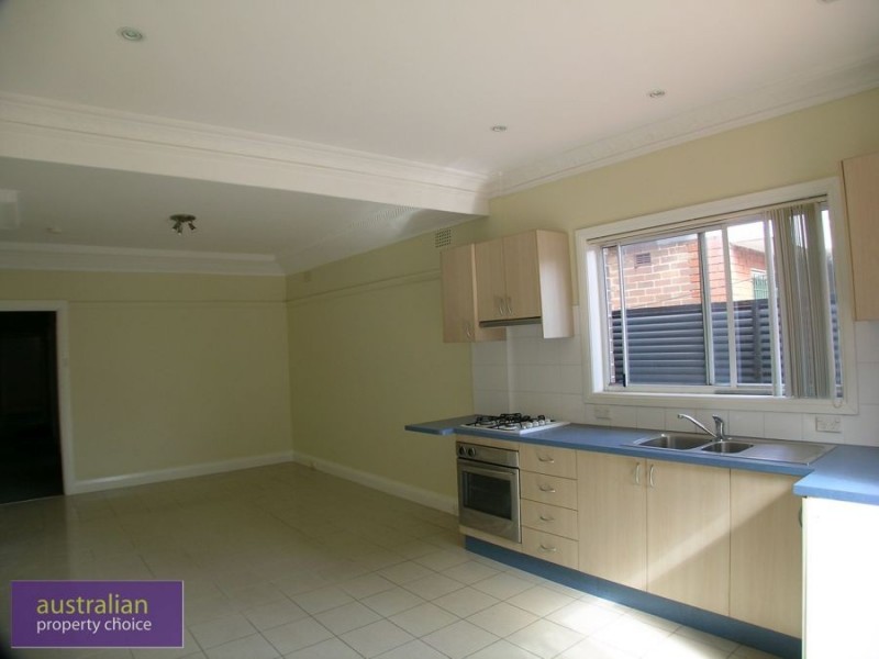 2/241 Kingsgrove Road, Kingsgrove NSW 2208