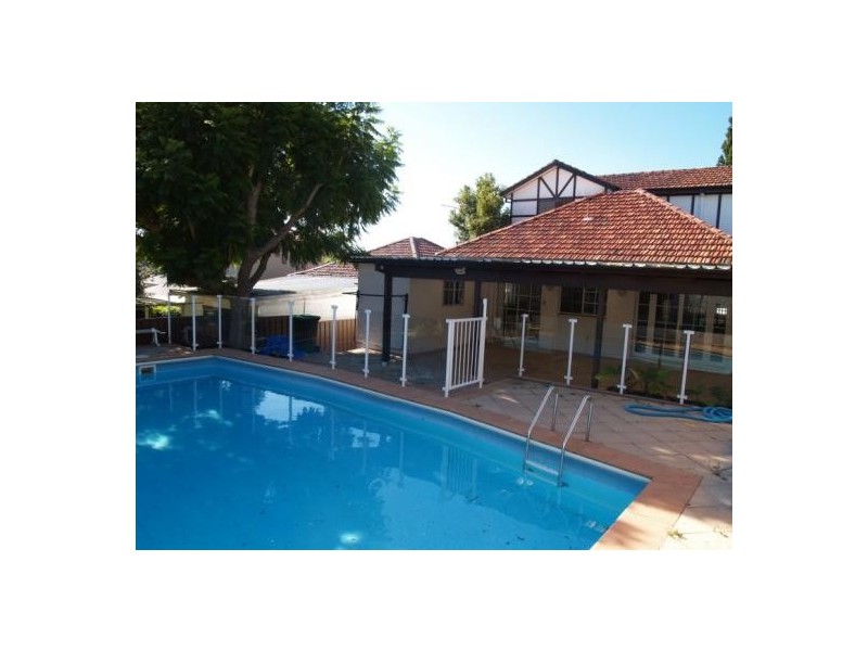 2 Hansen Ave, Earlwood NSW 2206