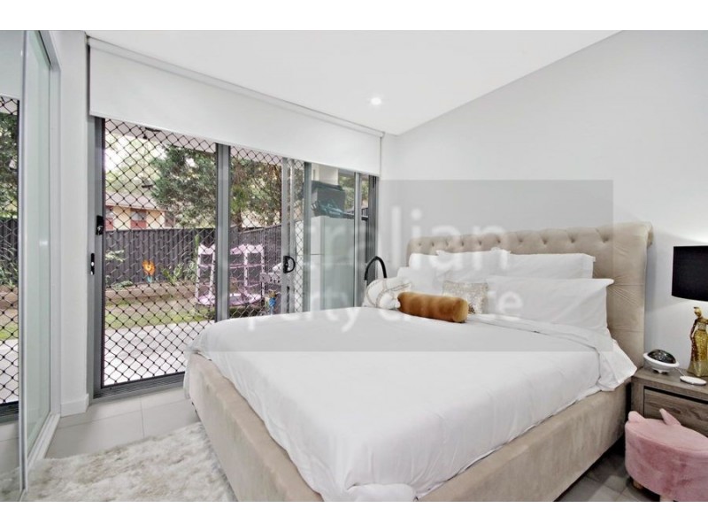 2/4-8 Hugh Ave, Peakhurst NSW 2210