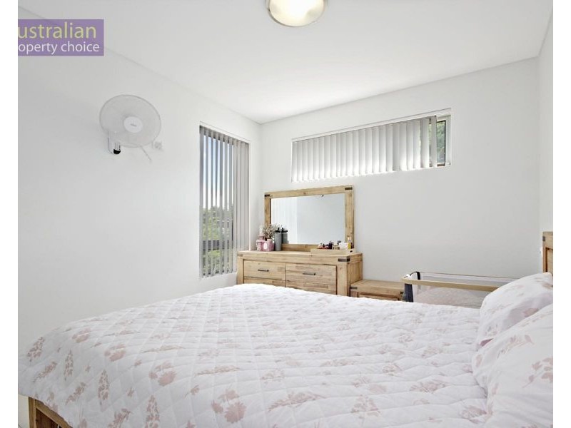 9/2-4 Peake Pde, Peakhurst NSW 2210