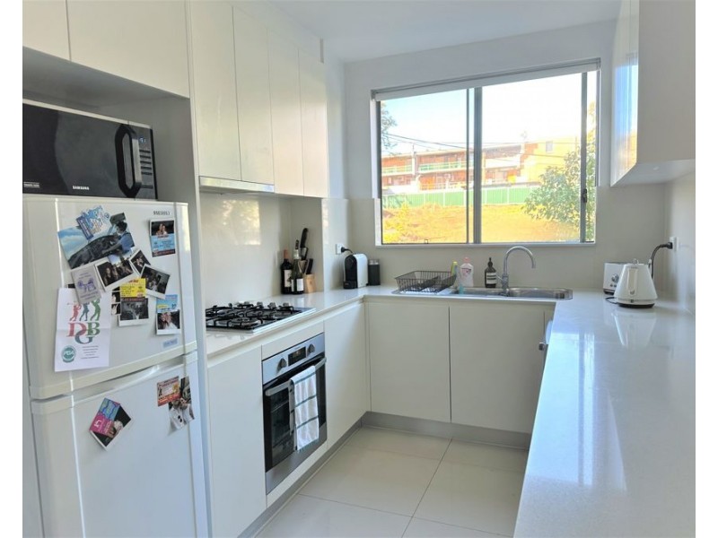 6/2-4 Peak Pde, Peakhurst NSW 2210