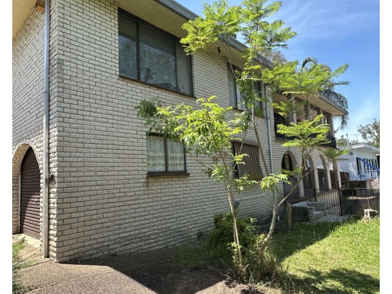 195 Gertrude St, Gosford NSW 2250