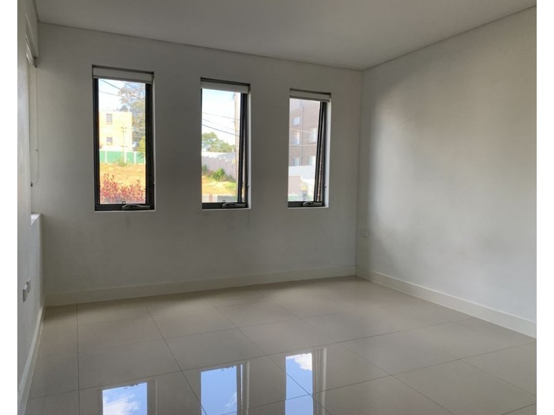 10/2-4 Peake Parade, Peakhurst NSW 2210