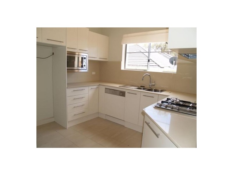 2/86 Belmore Road, Peakhurst NSW 2210