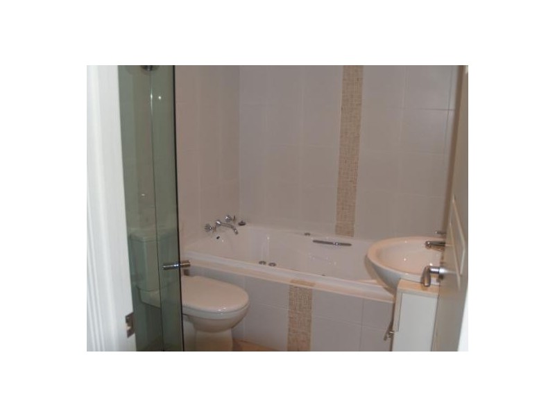 2/86 Belmore Road, Peakhurst NSW 2210