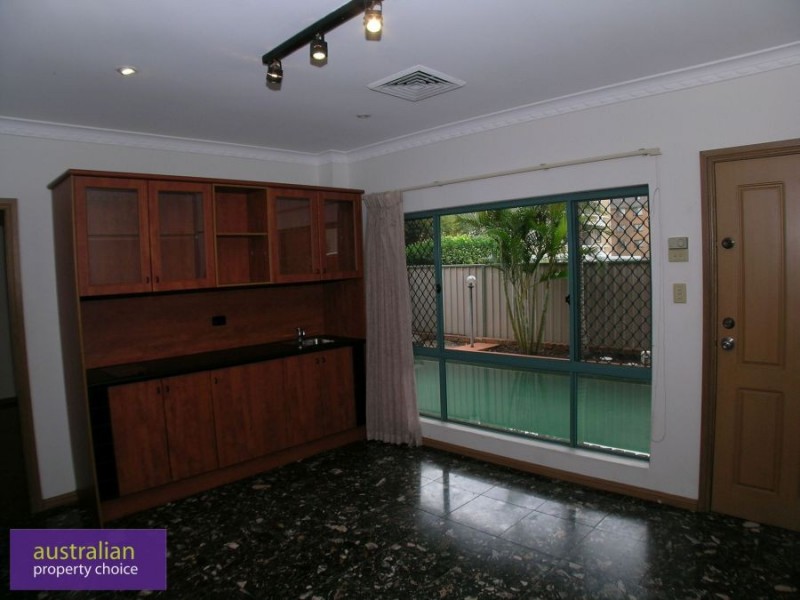 8 General Holmes Drive, Brighton-le-sands NSW 2216