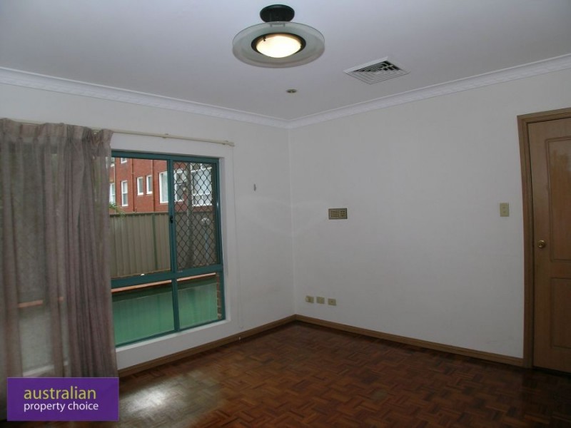 8 General Holmes Drive, Brighton-le-sands NSW 2216