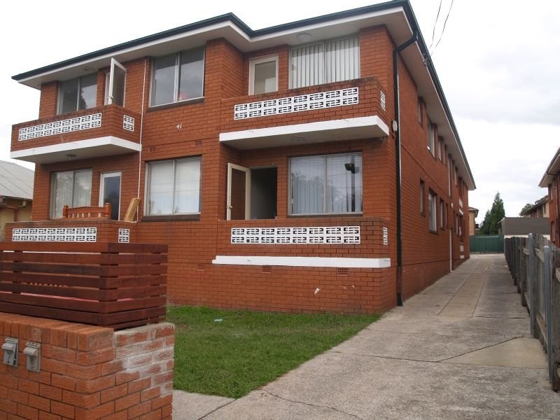 1/41 Augusta Street, Punchbowl NSW 2196