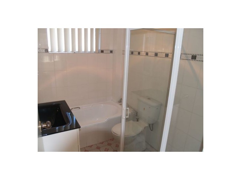 4/96 Sproule Street, Lakemba NSW 2195