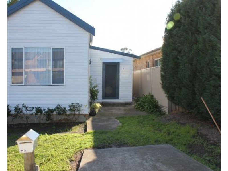 2/28 Henry Lawson Drive, Peakhurst NSW 2210