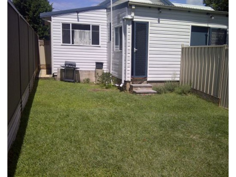 2/28 Henry Lawson Drive, Peakhurst NSW 2210