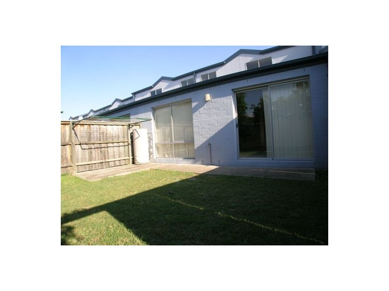 2/27 Aurora Place, Bateau Bay NSW 2261