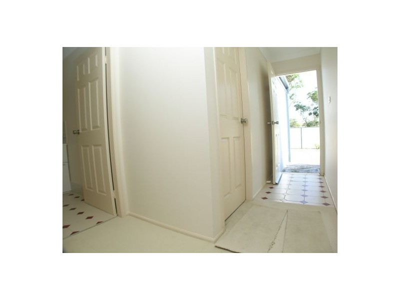 2/27 Aurora Place, Bateau Bay NSW 2261