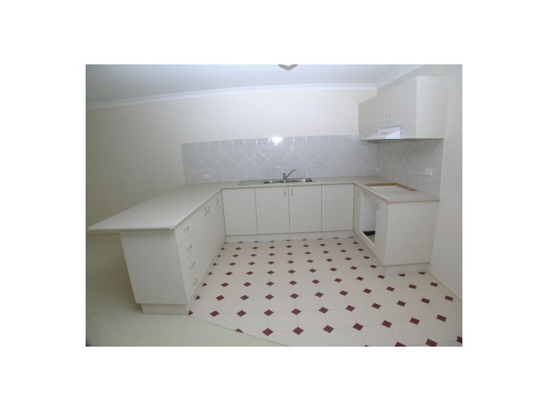 2/27 Aurora Place, Bateau Bay NSW 2261