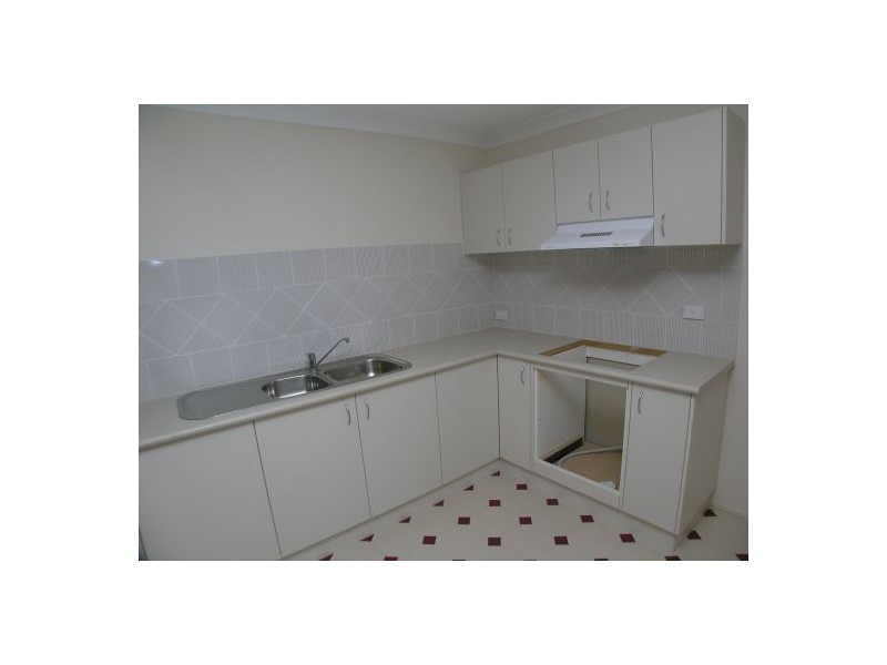 2/27 Aurora Place, Bateau Bay NSW 2261