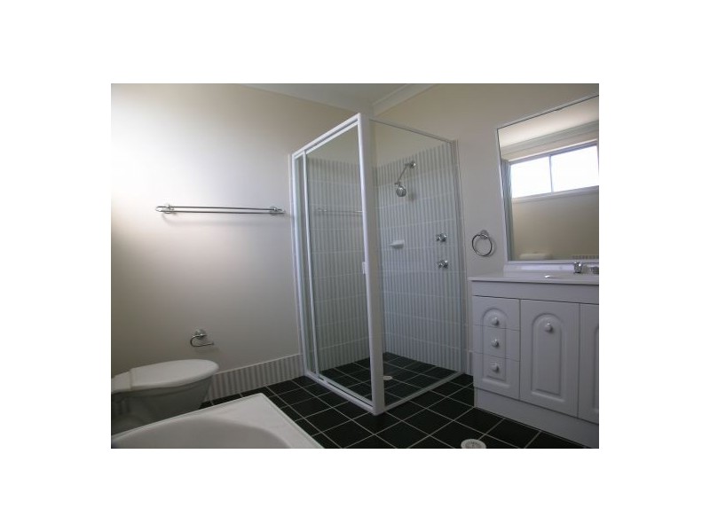 2/27 Aurora Place, Bateau Bay NSW 2261