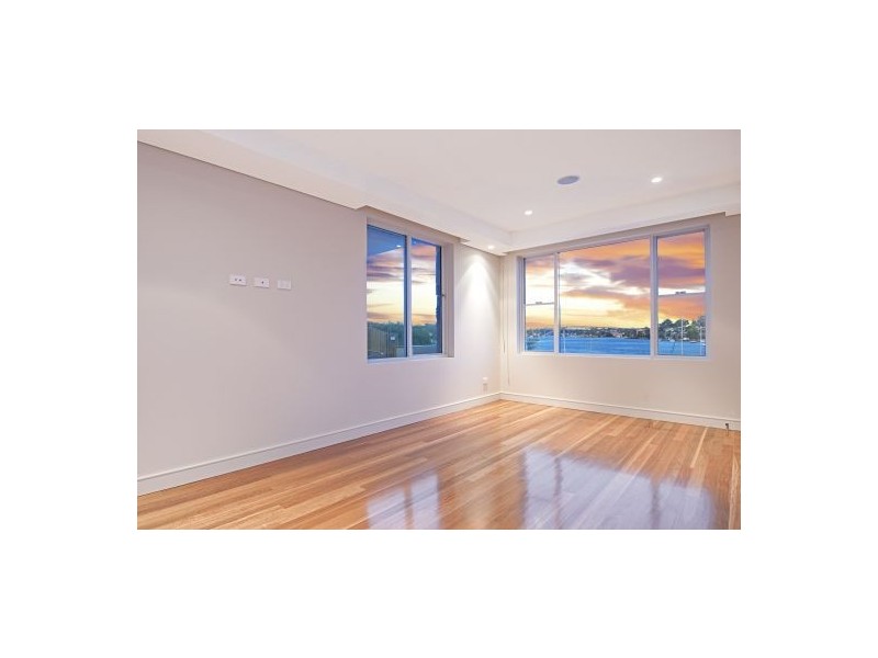 1/2 Walton Cr, Abbotsford NSW 2046