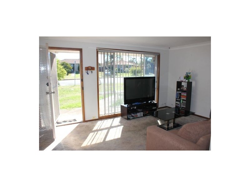 269A Copperfield Dr, Rosemeadow NSW 2560