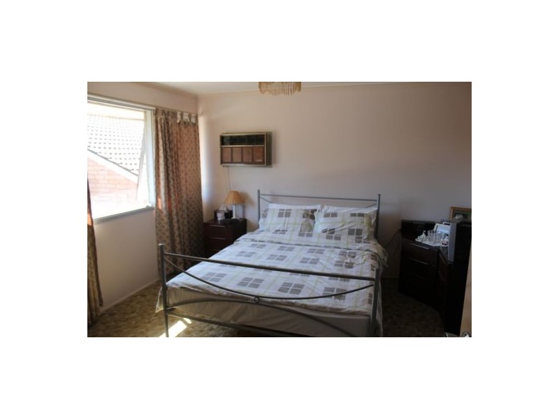 9 Green Lane, Bradbury NSW 2560