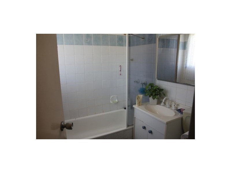9 Green Lane, Bradbury NSW 2560