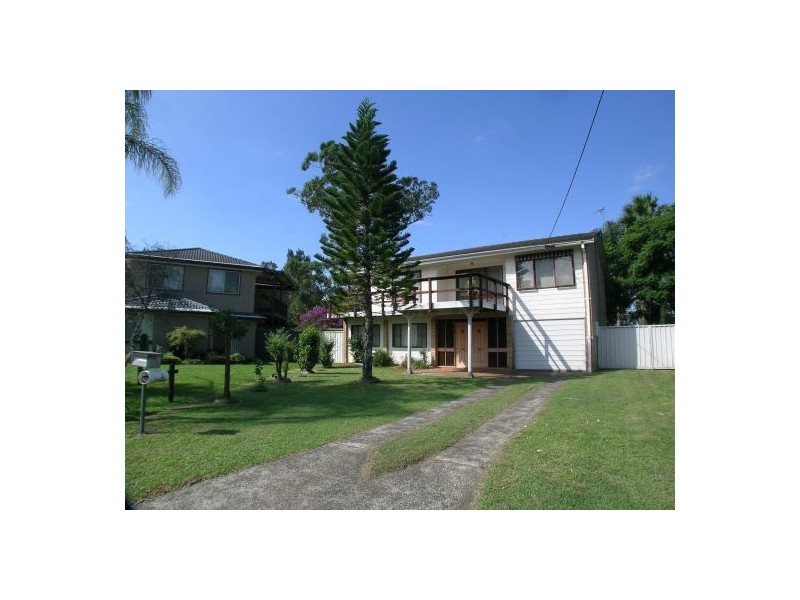 15 Althea Place, Point Clare NSW 2250