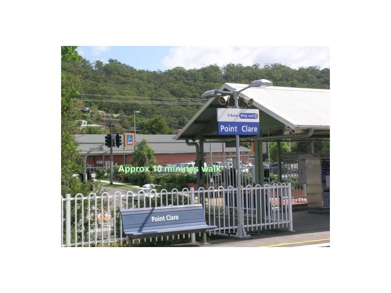 15 Althea Place, Point Clare NSW 2250