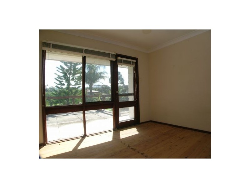 15 Althea Place, Point Clare NSW 2250