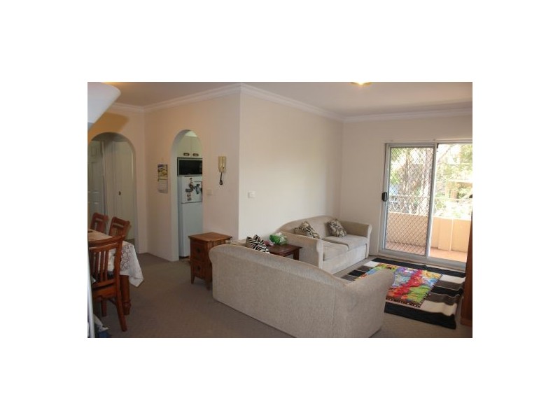 8 / 5 Letitia, Oatley NSW 2223