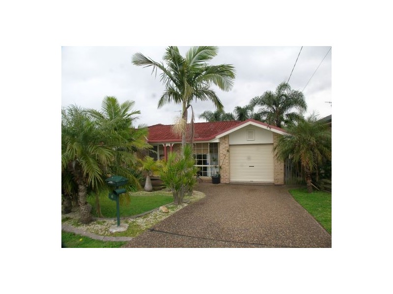 6 Loongana Crescent, Blue Haven NSW 2262