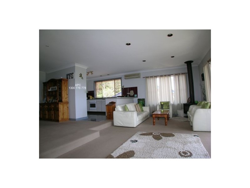 10 Valley View Road, Bateau Bay NSW 2261